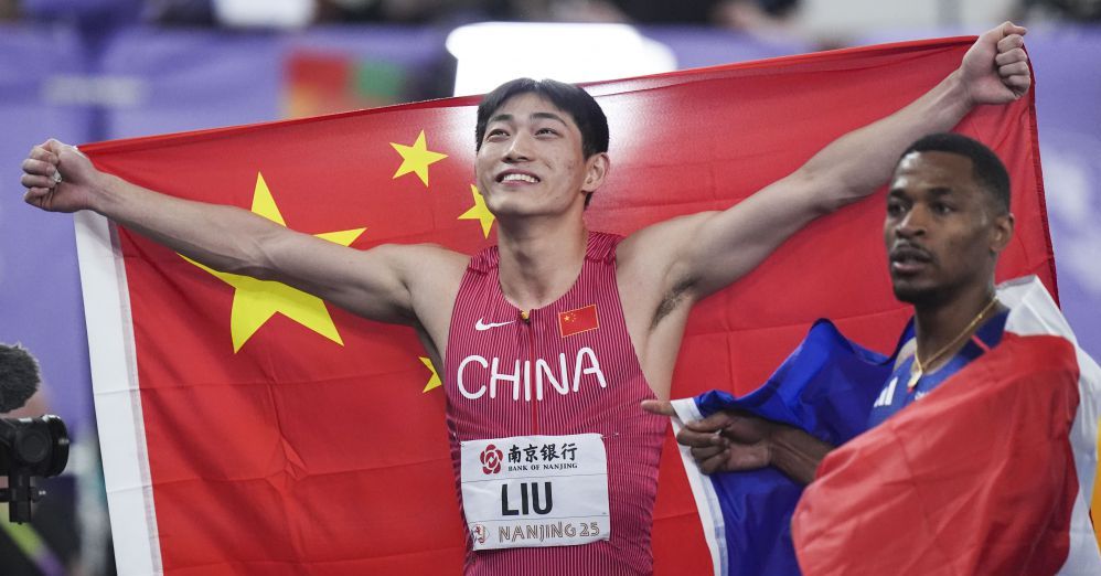 记者：多纳鲁马经纪人下周中会见巴黎高层，了解续约可能性